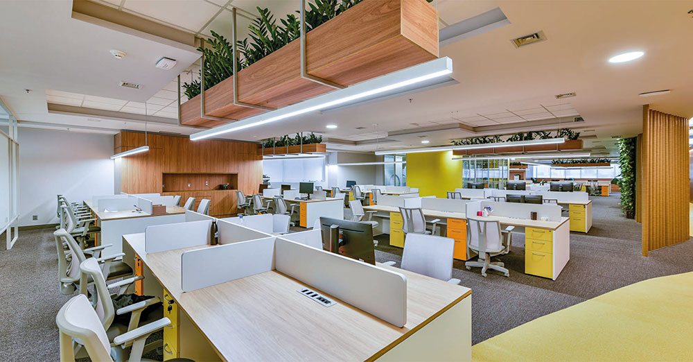 Projeto de mobiliário corporativo Ambev em Brasília com a Linha Staff da Bortolini